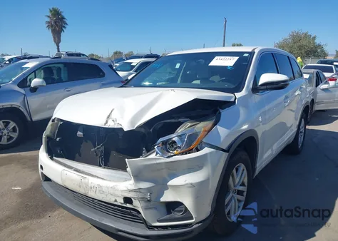 2015 Toyota Highlander Le z USA, uszkodzony, nr VIN 5TDZARFH3FS012560